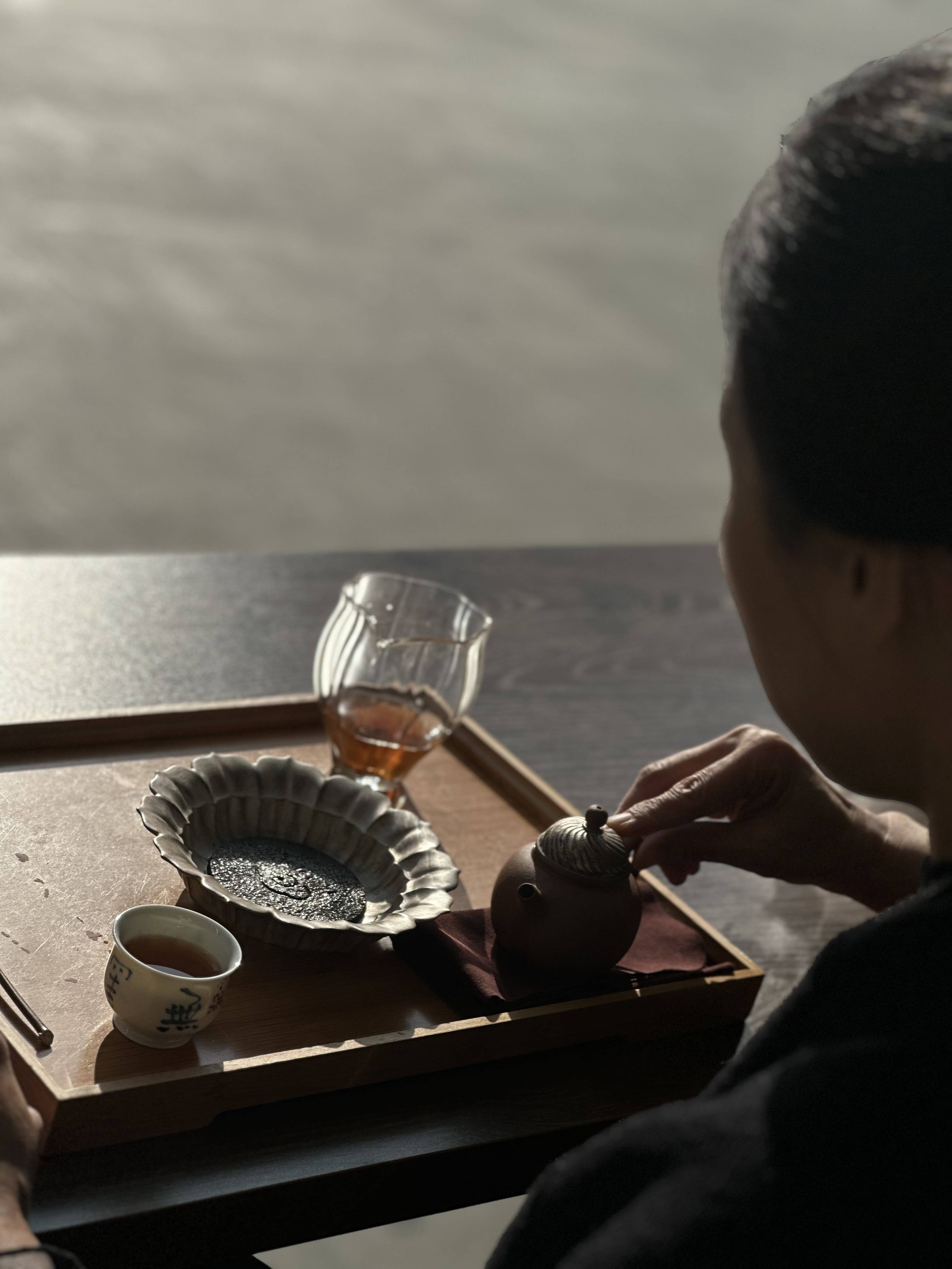 茶在杯里，你在时间里