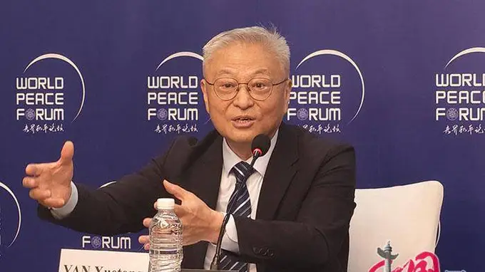 阎学通:美以伊战争使更多国家战略天平向中国倾斜,东亚有望成未来世界中心