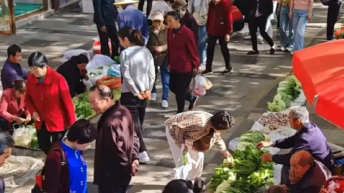 迪拜富婆来中国游玩，回国五天后直言：迪拜跟中国差距一目了然