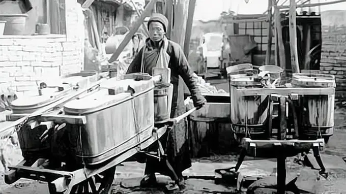 古代大城市的掏粪工:粪道霸主,百姓不敢惹