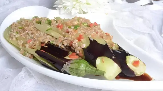 伏天快手菜:蒜蓉蒸茄子,清爽无油开胃又下饭
