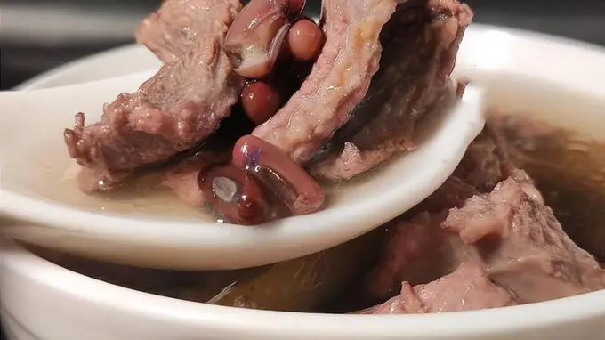 夏天鸡肉牛肉靠边站！平价不输猪肉，容易燥热疲劳的朋友，日常可以吃点它！