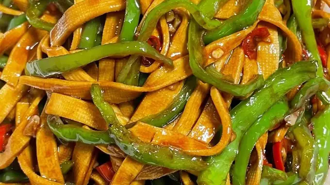 青椒炒千张家常做法 一口就爱上的下饭神器