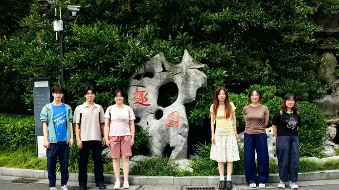 探寻扬州早茶非遗密码 实践团队走进趣园茶社沉浸式体验传承路