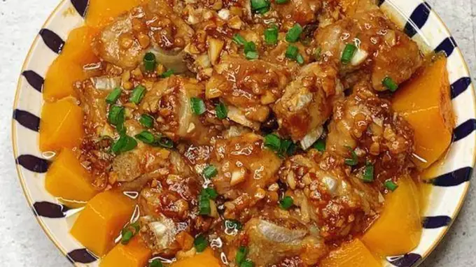 南瓜蒜香排骨家常蒸菜 鲜香入味做法超简单