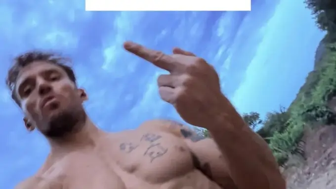 他好壮好有男人味，我好喜欢