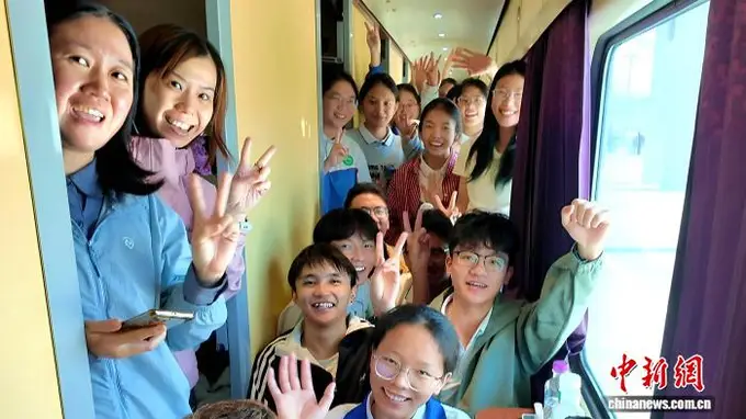 “天路”二十载 搭载西藏少年求学梦