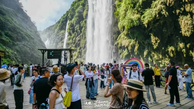 黔西南发起“清凉攻势”点燃夏日文旅