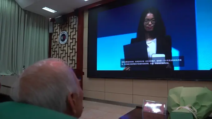 桂林中学开展校友王虹科学家精神学习交流会 重温“数学热枕”见证成长蜕变