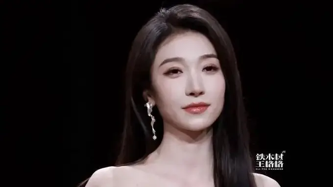 李小璐离婚时间线引热议 当年被冤枉真相难定