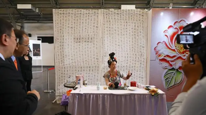 “她的花开——一场穿越的古今对话”融合展与“寻洛”沉浸式戏剧展在雅加达同步启幕