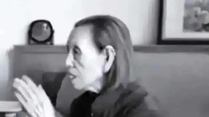 傅作义的妻子，49年在机场被秘密带走，严防死守关押了一个月