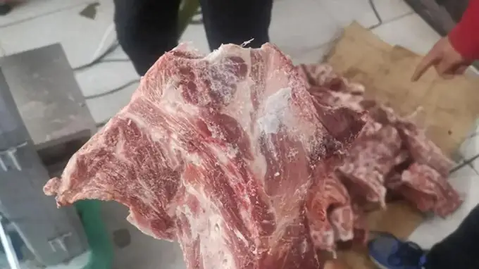 90%人煲汤选错骨头！猪胫骨才是养生顶配，汤浓营养足超滋补