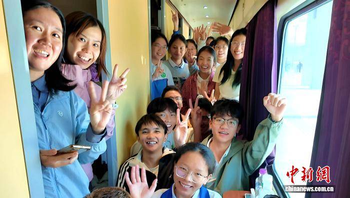 “天路”二十载 搭载西藏少年求学梦