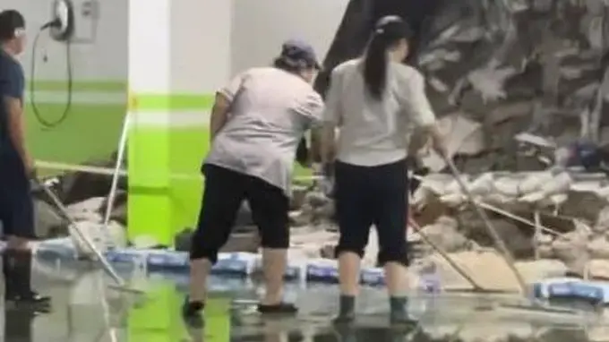 小区地库墙体暴雨中坍塌露出大量生活垃圾？沈阳官方通报