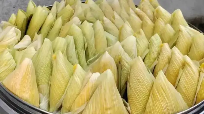 寻味云南·吃在腾冲|一口玉米粑粑,咬下盛夏的清甜烟火