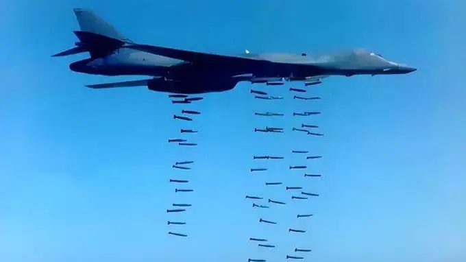 B-1轰炸机部署轨迹暴露,美军B-1出击意图直指伊朗 俄高层赴京与中方对表 死神无人机被毁引全球关注