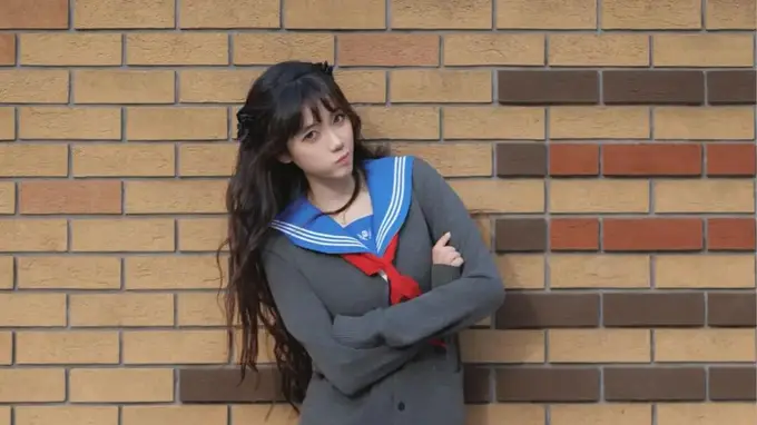 外滩偶遇穿JK的姑娘，这腿我服了