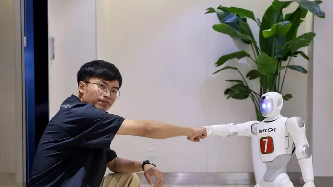 启元机器人彭文正:个人机器人是具身智能的星辰大海