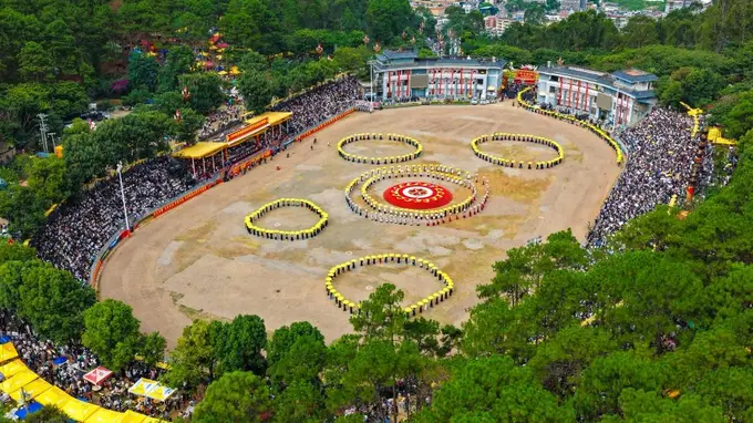 火舞七月燃情普格2026年普格县彝族火把节文旅系列活动举行