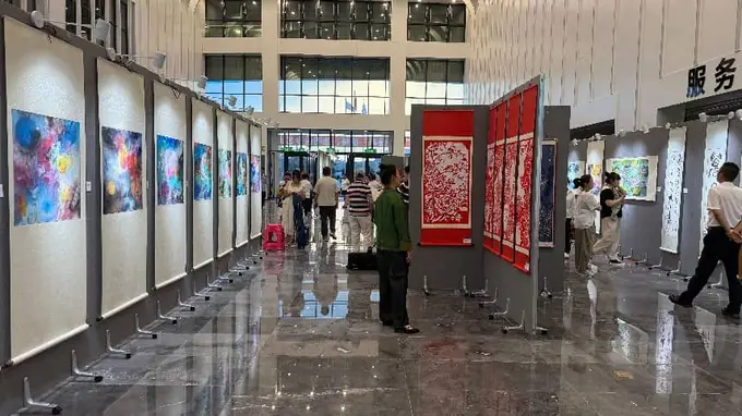 东宁庆祝建党105周年文艺汇演暨“国境边疆党旗红”主题党日活动举行