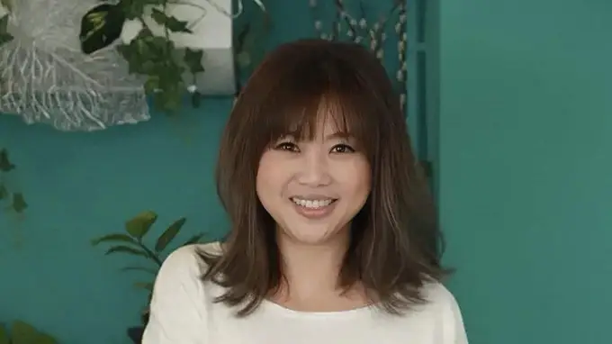 香港女星梅小惠素颜现身 称未婚将与阮兆祥结伴养老