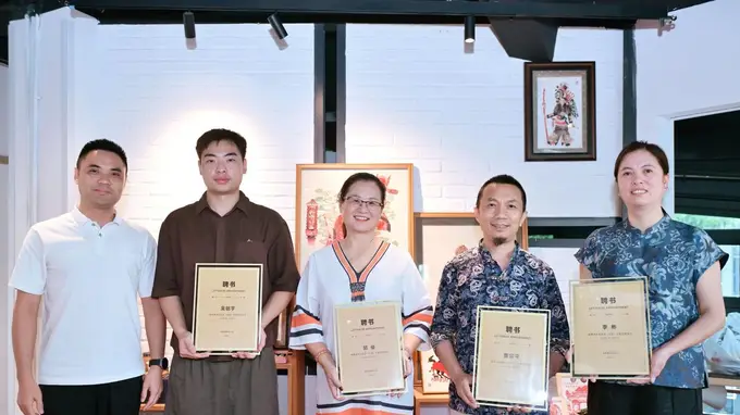 铁像寺水街非遗市集聘十位国家级省级传承人当导师 打造活态非遗展示阵地与消费新场景