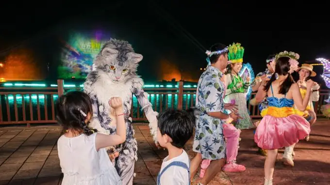 中国景区推“白+黑”模式 夜间研学等项目引爆暑期亲子游