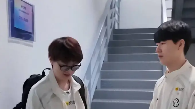 Theshy公开力挺田野 明确称其为值得珍惜的优秀选手
