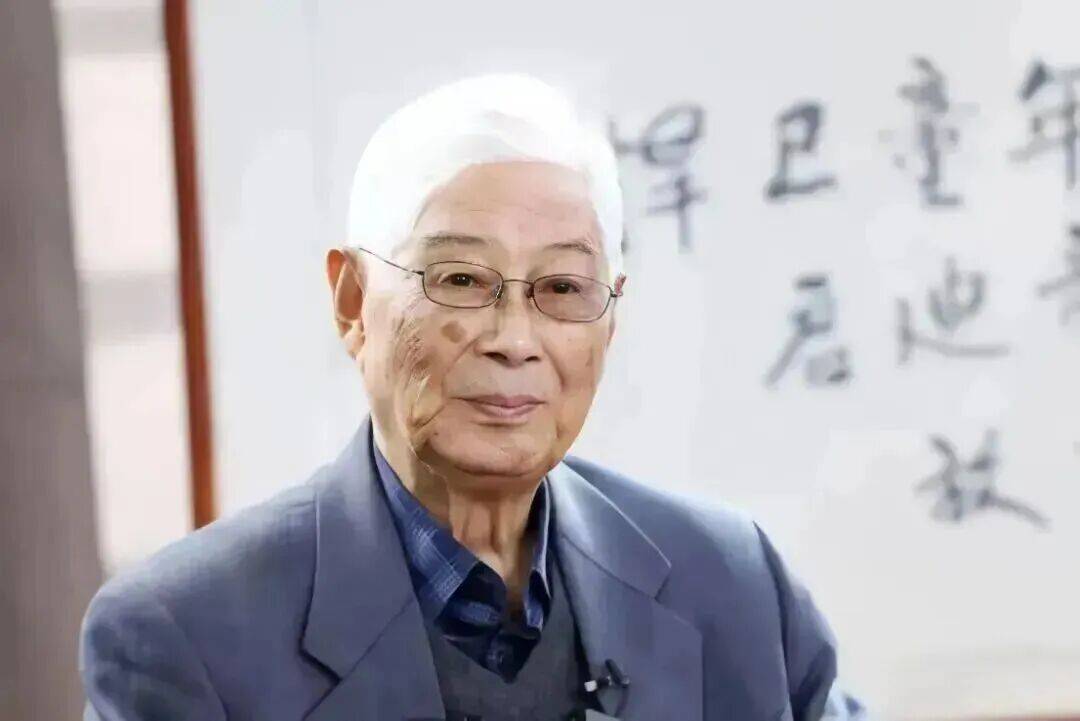 顾明远：坚持“健康第一” 促进少年儿童身心健康发展