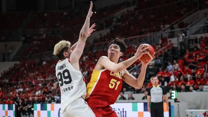 NBA首轮秀？！杨瀚森攻防两端迷失 近距离抛投三不沾