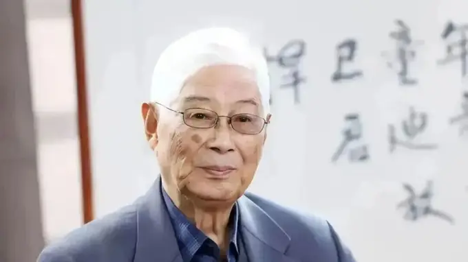 顾明远:坚持“健康第一” 促进少年儿童身心健康发展