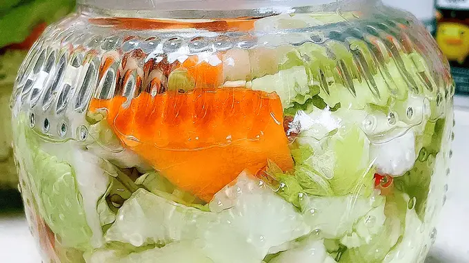 自制家常泡菜腌制方法,脆爽不发酸久放不坏