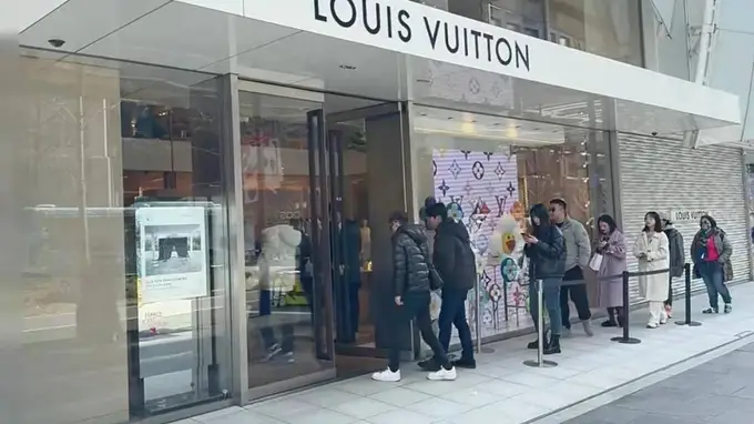 “背后空无一人”的LV,这次中国人彻底不买账了