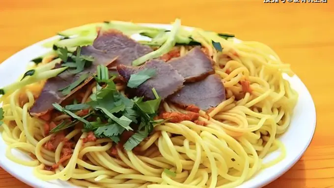 酒泉美食三绝：一口下去，暖透了酒泉游子漂泊的岁岁年年！