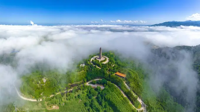 云海漫卷文峰塔:山西左权夏雨过后现“天宫楼阁”奇景