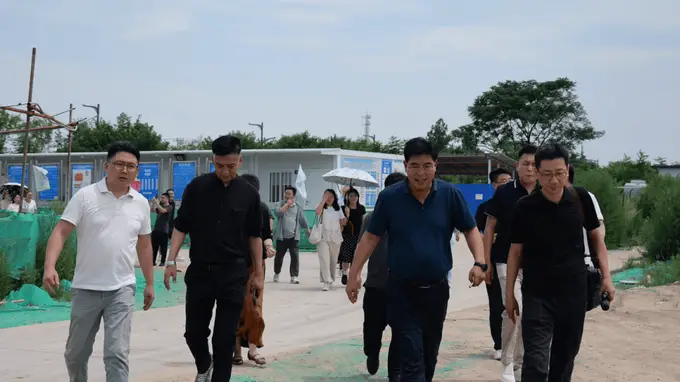 百跃跃小羊员工走进液态羊奶标杆工厂 共探羊乳产业创新发展新路径