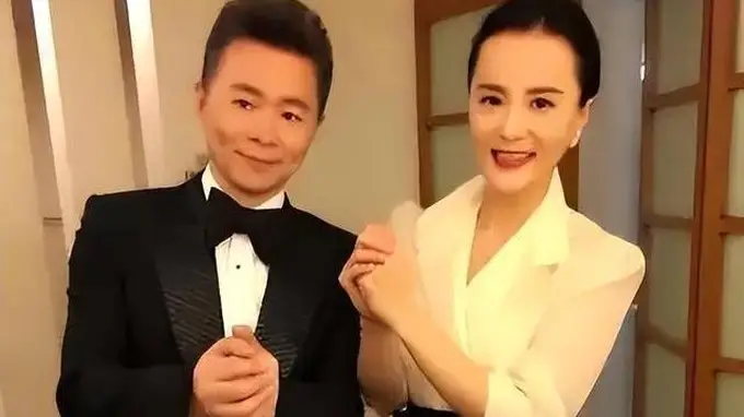 “弹琴说爱”十七年：王宏伟与杨珊珊的跨界艺术婚姻正解