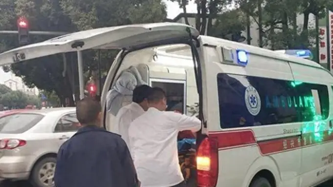 山东夫妻九寨沟度蜜月,妻子脑出血被当晕车,司机一路狂飙送医