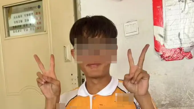 16岁高中生凌晨被捅伤致死 嫌疑人已移送审查起诉 母亲:儿子系国家注册田径运动员，当天刚获运动会接力冠军