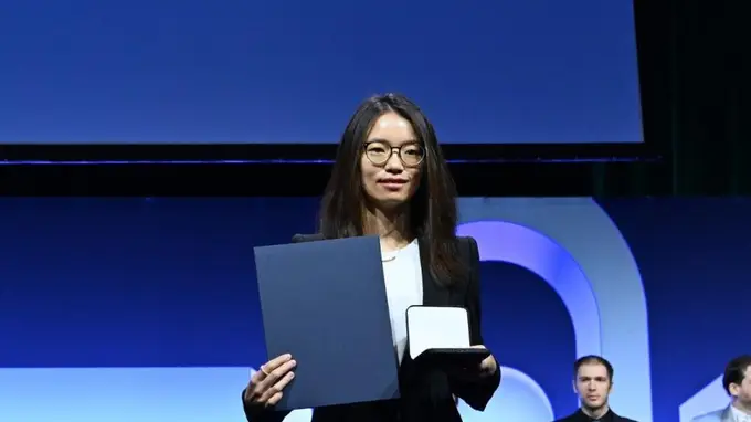 菲尔兹奖再迎中国面孔 2026国际数学家大会见证华裔数学家王虹邓煜斩获数学界最高荣誉