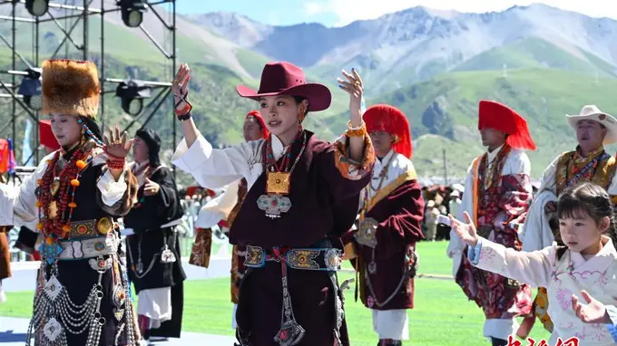 “极地那曲秘境嘉黎”文旅推介暨物资交流活动在西藏嘉黎启幕