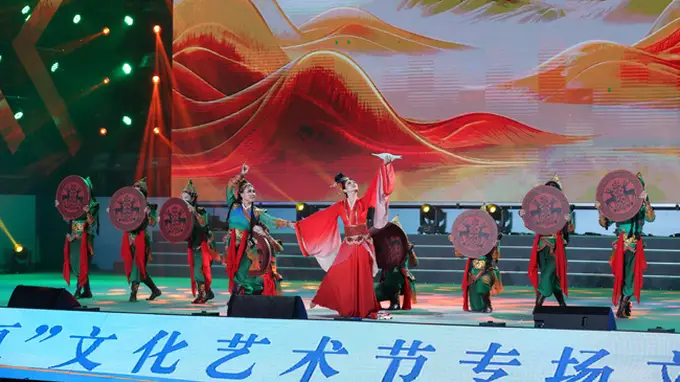 朝阳市第二十四届“凌河之夏”文化艺术节火热启幕