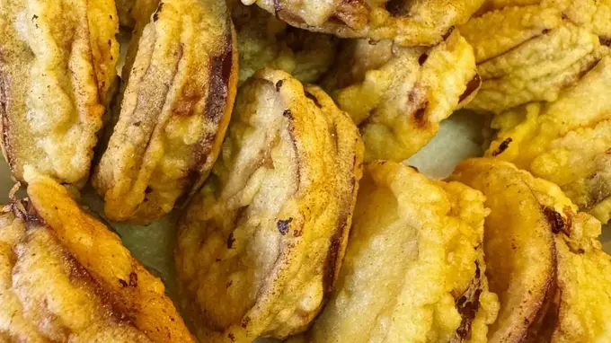 炸茄盒调糊秘诀：外皮酥脆不吸油的黄金法则大公开