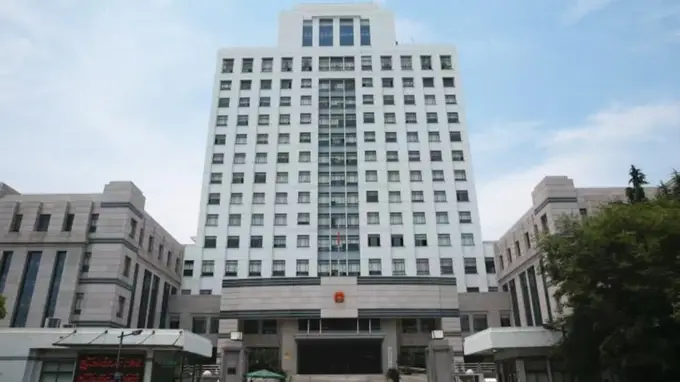 终身未婚无嗣男子离世 房产遭侄女代位继承分争 法院判法适用于《民法典》施行前离世情形