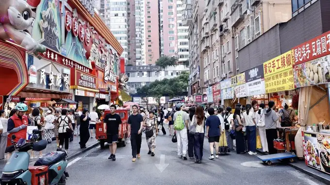 云岩区民生街 洋芋顶流燃爆避暑季