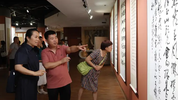 “诗意长安·翰墨碑林”唐诗主题书画展西安启幕