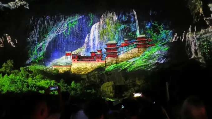 悬空寺光影大秀启幕!何以悬空寺的千年回响藏在崖壁史诗里