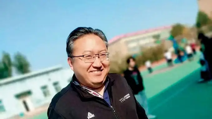 “打架、早恋、满嘴脏话，未来会是怎样的呢？”