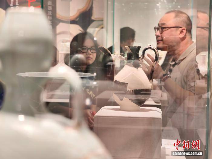 “元明颜色釉瓷器及标本精品展”亮相 兼顾专业研究与大众科普